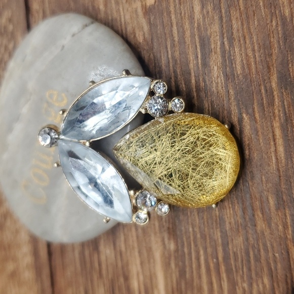 Gold veined rutliated quartzpendant‎ P129